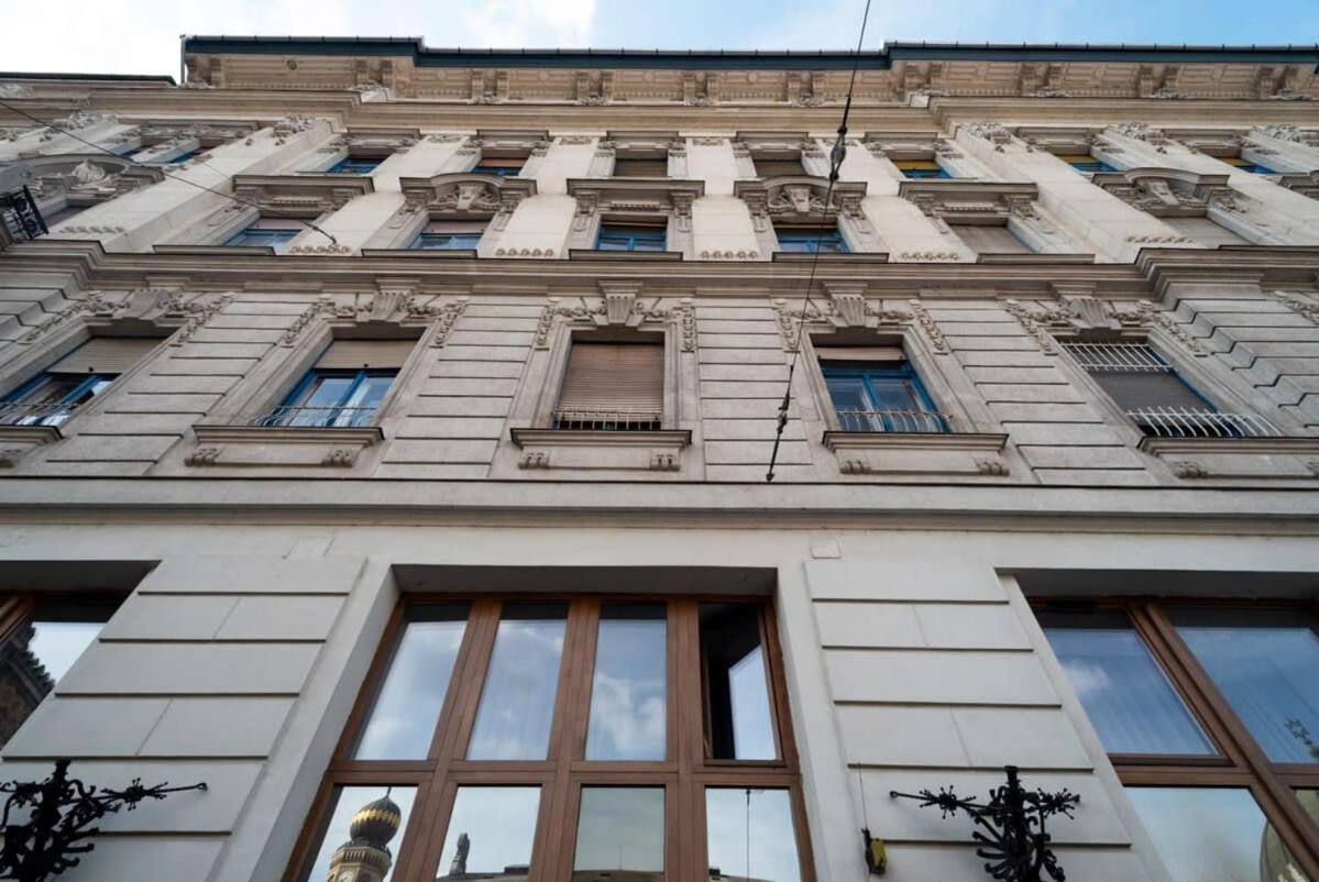 Modern Intimate Studio In The Center Budapest Extérieur photo